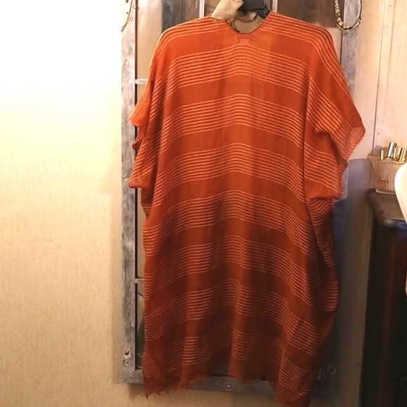 📍SOLD📍New Directions Ruana - Picture 2 of 7